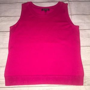 Gorgeous St. John scoop neck sleeveless sweater style, wool/silk blend top